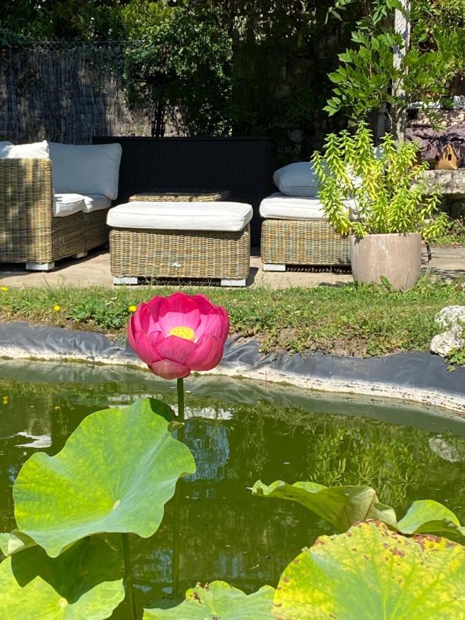 Une Vie En Rose Pressagny l'Orgueilleux Ngoại thất bức ảnh